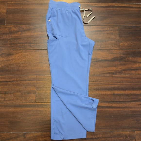 FIGS Women’s Limited Edition Scrub Pants - Picture 5 of 11